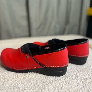 Sanita Red Suede Leather Pro Professional Clogs Shoes 41 EU  10 US  Swiss Ryland